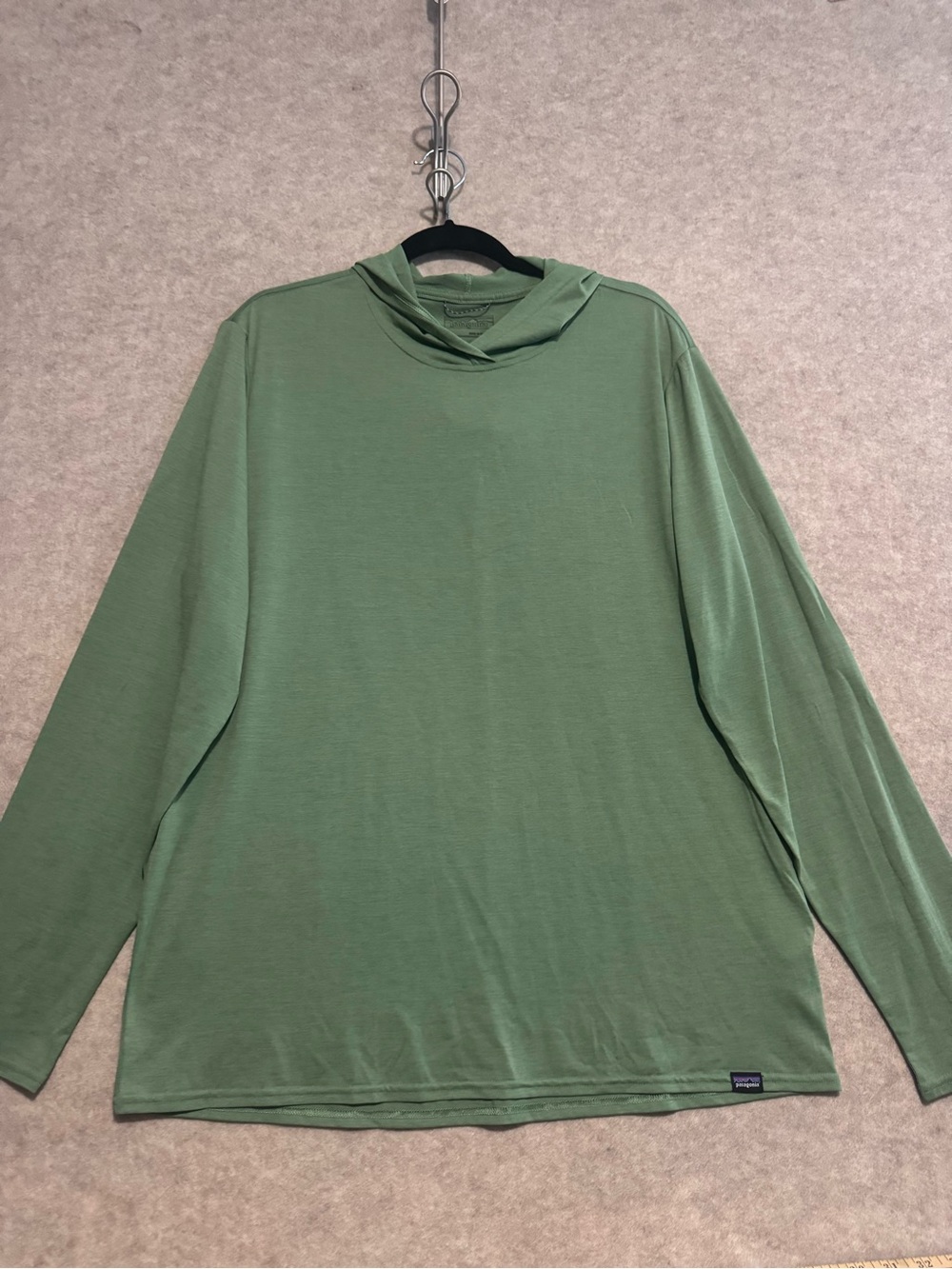 Patagonia Mens Long Sleeve Hooded  Shirt 
Clean Climbing Size Large Lite Green